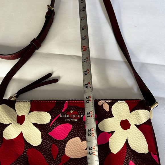 Pretty Floral Kate Spade Crossbody - Picture 9 of 9